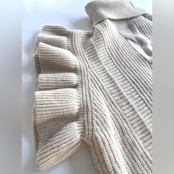 Debut Feminine Fun Natural White Ruffled Cable Knit Sleeveless Sweater Size S/M - Picture 11 of 14